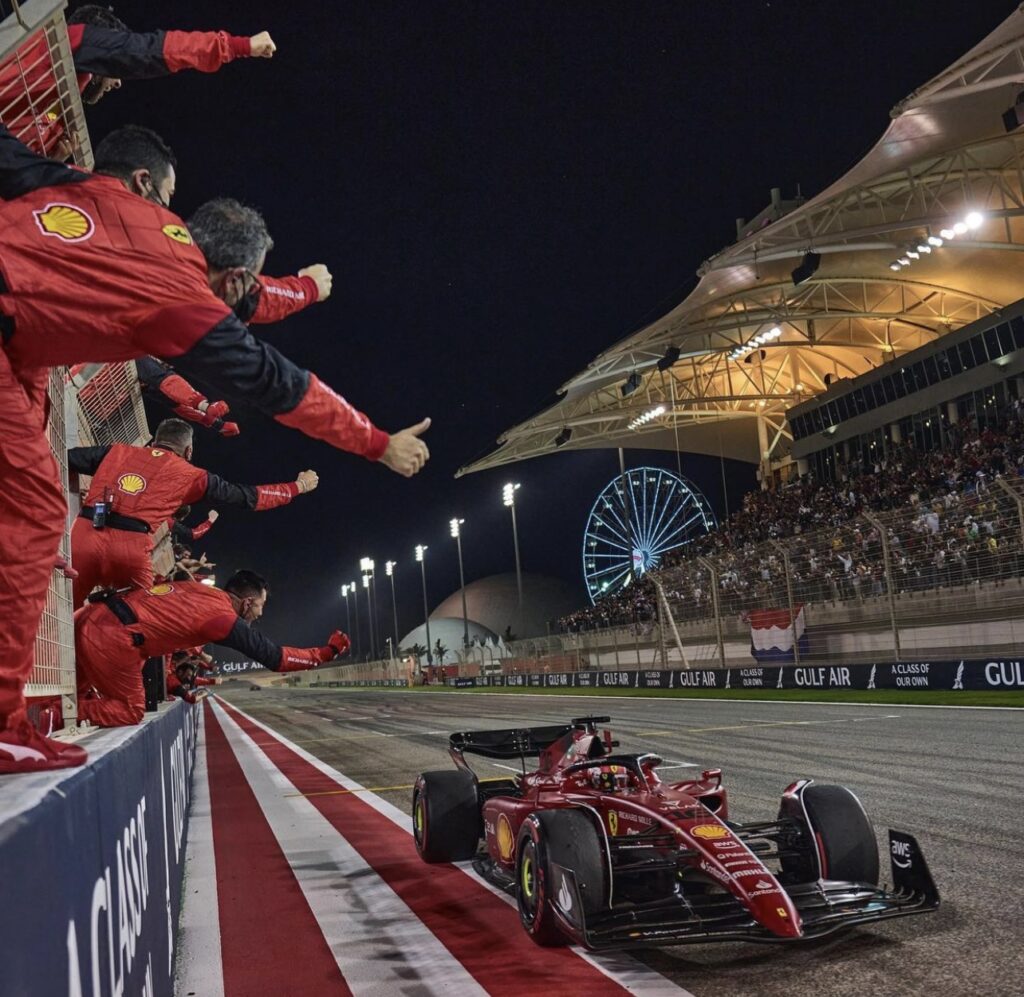 Rosso Bahrain! la Ferrari fa 1-2 e torna alla vittoria dopo un lungo, lunghissimo digiuno.