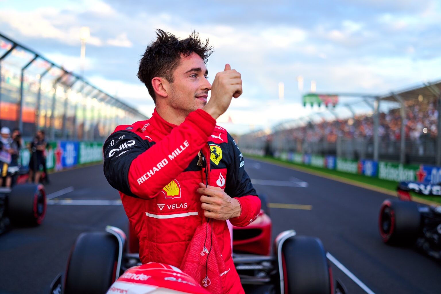Penalità post qualifiche: salva la pole di Leclerc, Albon squalificato