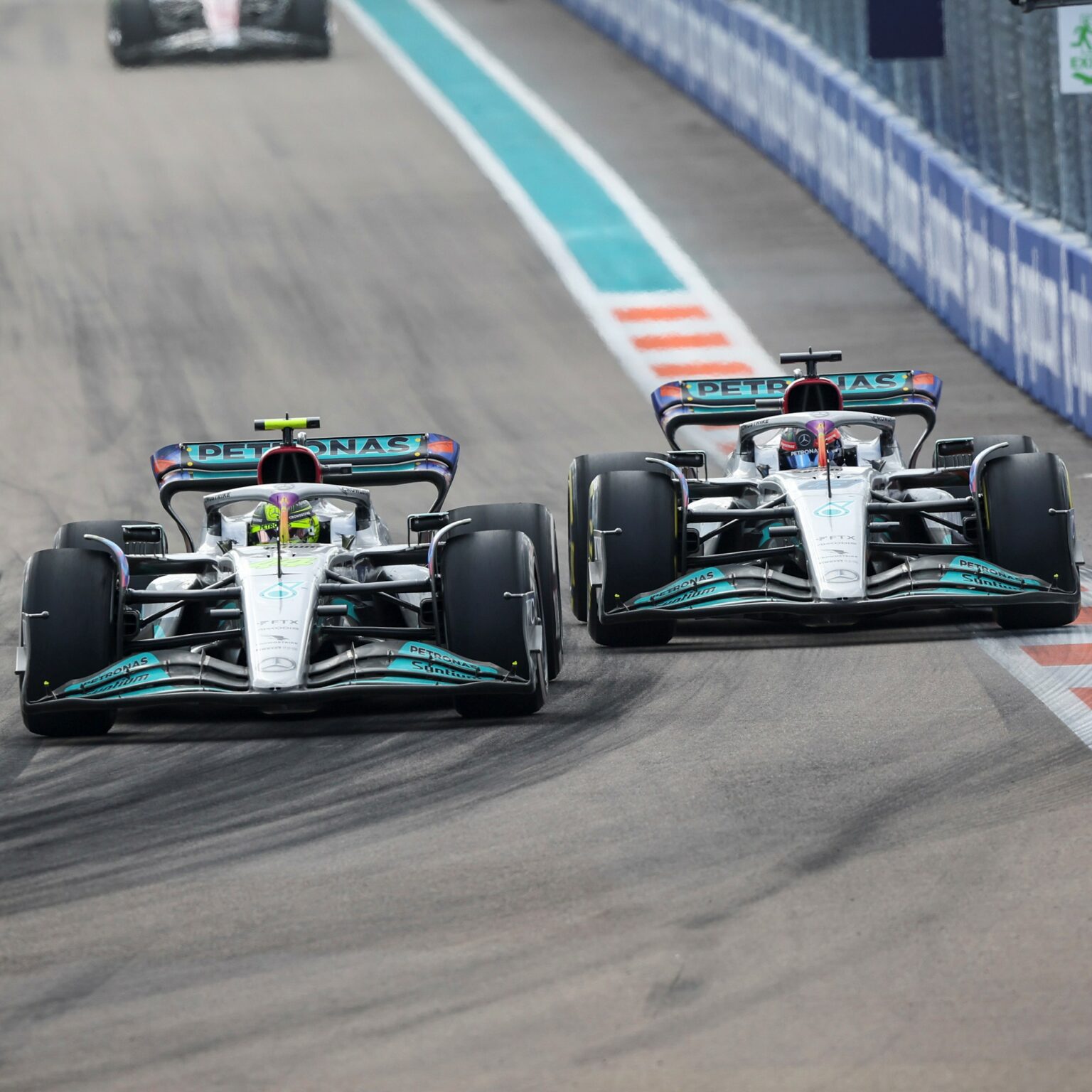 Mercedes scende in pista con Russell per il filming day