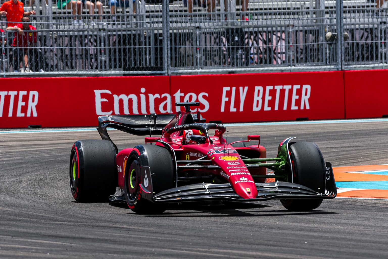 Leclerc carica la Rossa: “Completiamo l’opera domani” https://news.fantaf1.com/ferrari-pronte-grandi-novita-per-baku-i-dettagli/