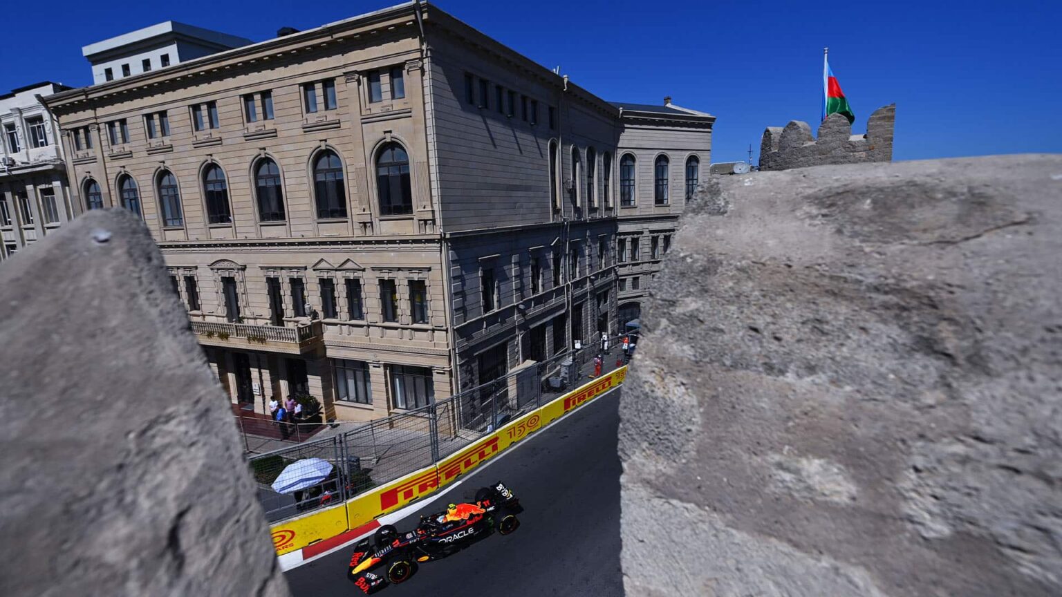 FP1 Baku: Perez comanda. Leclerc è vicino, ma quanto porpoising! report-fp1-perez-comanda-leclerc-e-vicino-ma-quanto-porpoising