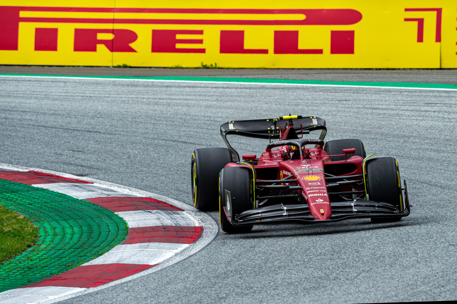 Ferrari più vicina alle prestazioni Red Bull. Ecco il motivo ferrari-piu-vicina-alle-prestazioni-red-bull-ecco-il-motivo