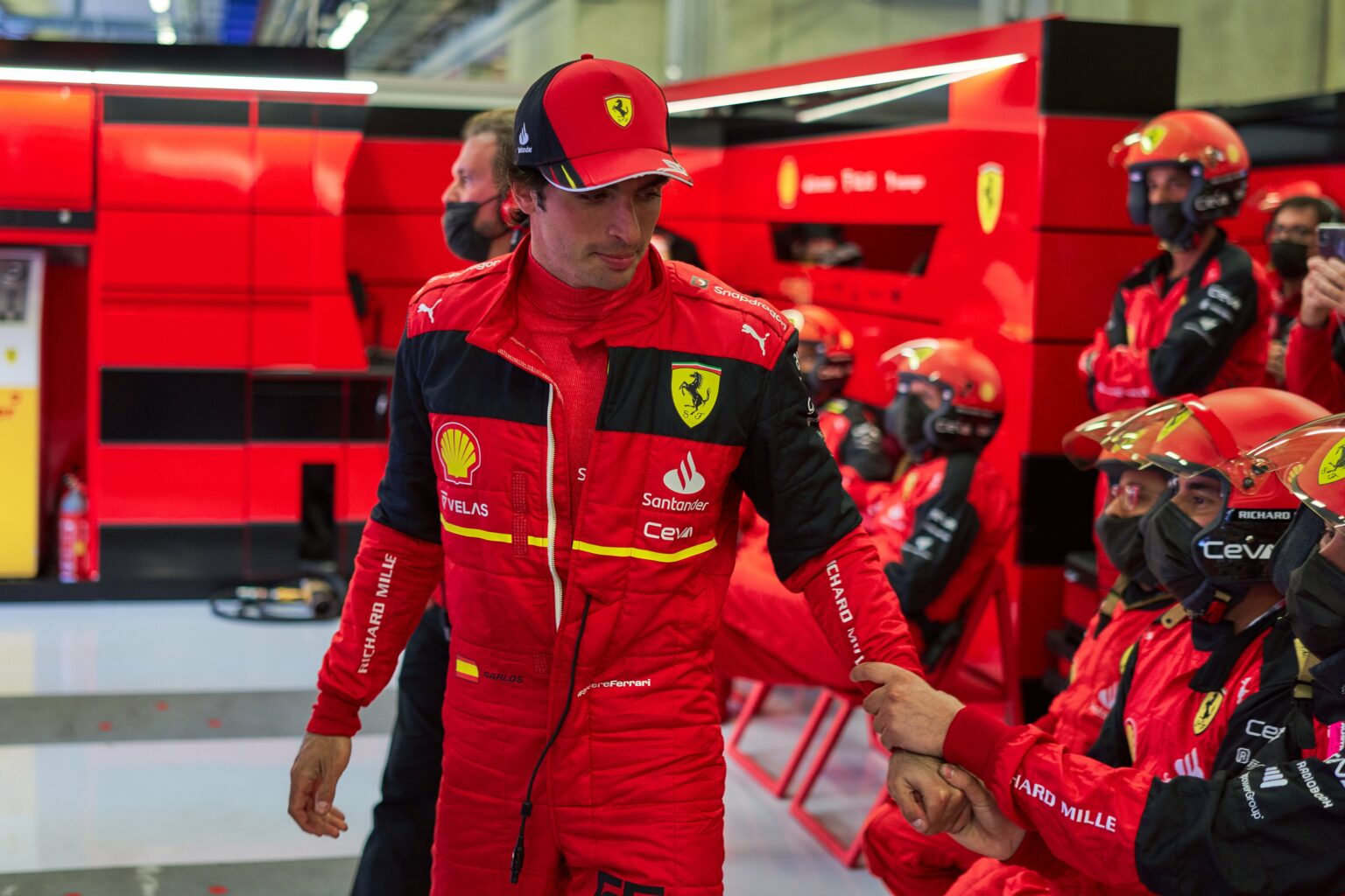 dalla-spagna-attacco-a-ferrari-ritiro-di-sainz-premeditato-e-su-leclerc
