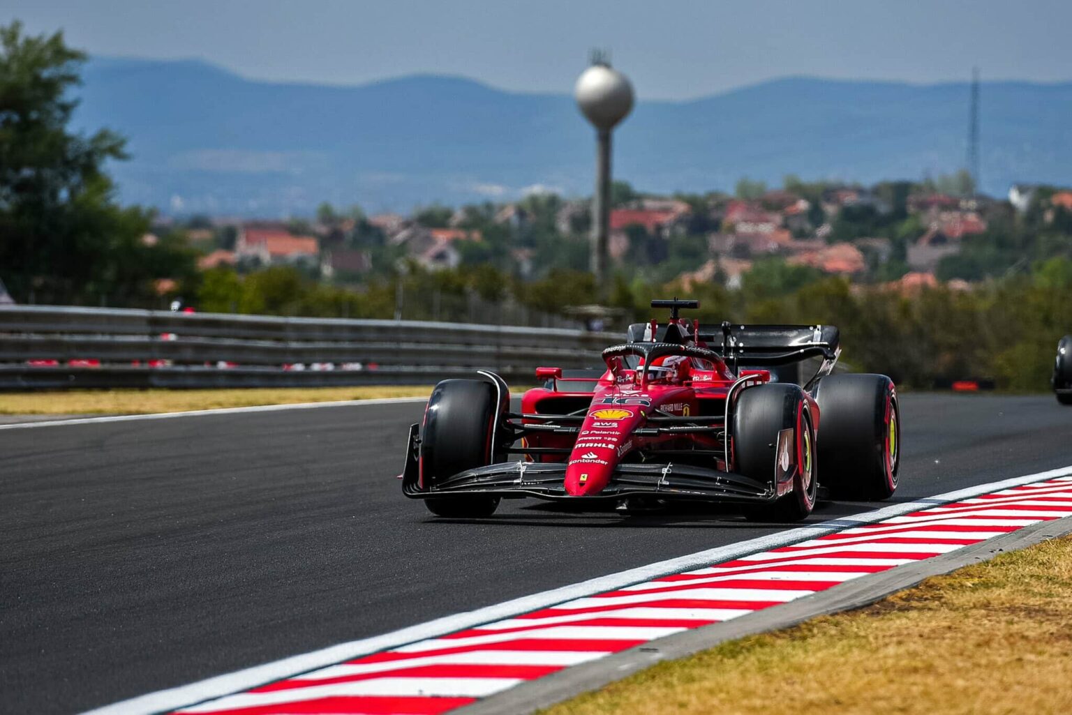 FP2 Ungheria: Leclerc svetta. Il passo della Ferrari mette paura fp2-ungheria-leclerc-svetta-il-passo-della-ferrari-mette-paura
