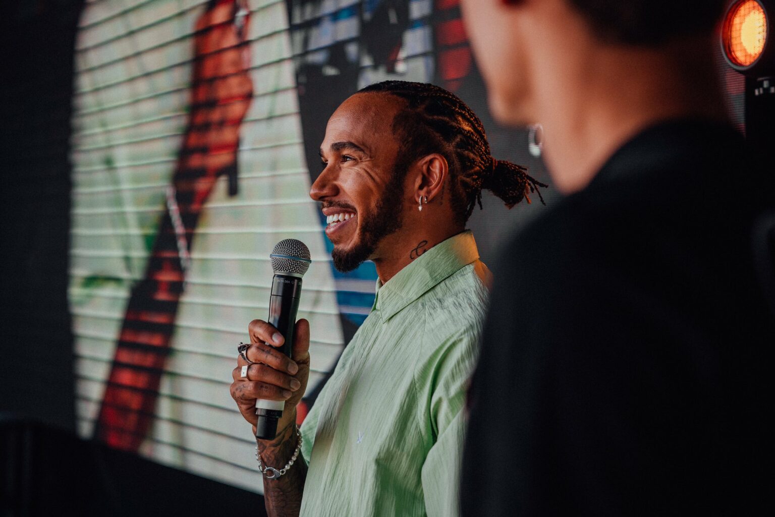 Hamilton mette in guardia gli avversari! Le sue parole lewis-hamilton-lanno-del-riscatto
