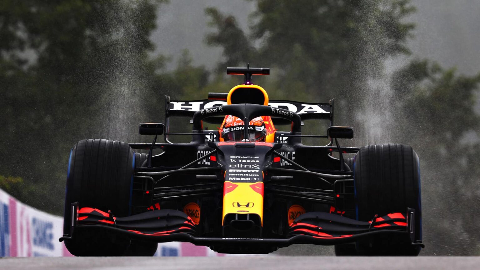 Red Bull, in arrivo altre novità per allungare sulla Ferrari red-bull-in-arrivo-altre-novita-per-allungare-sulla-ferrari