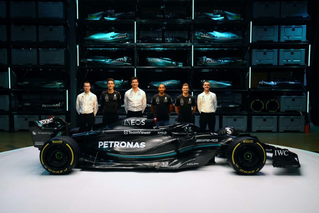 mercedes-amg-f1-w14-back-to-black-con-ambizioni-mondiali