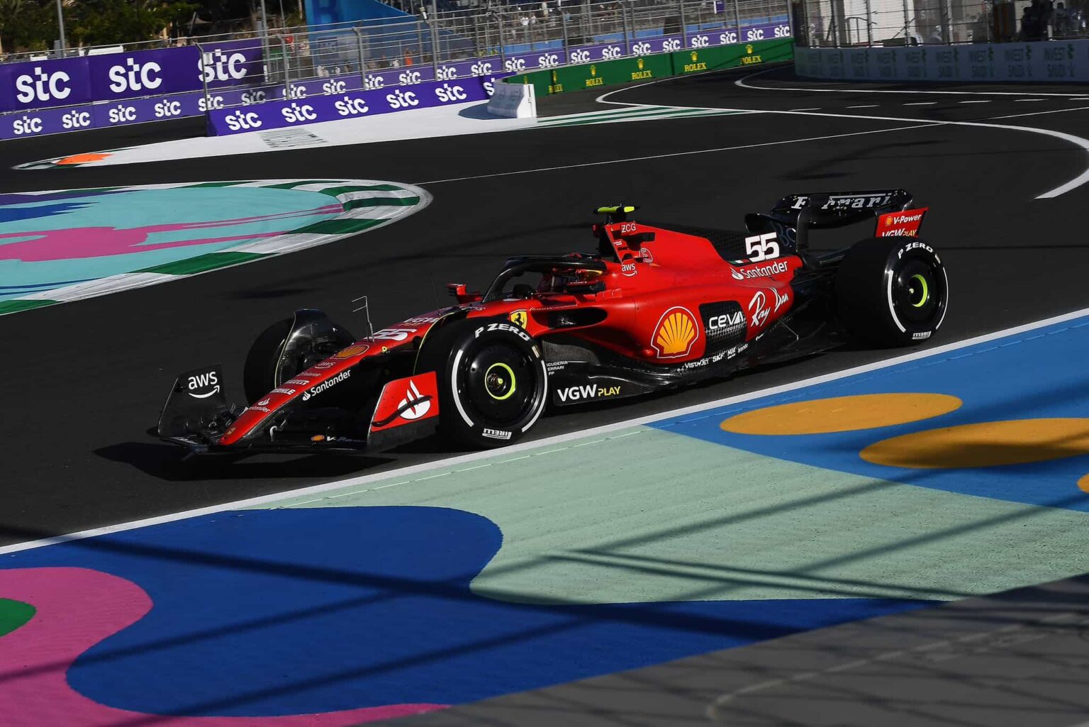 Sainz guarda fiducioso alla qualifica di domani sainz-guarda-fiducioso-alla-qualifica-di-domani
