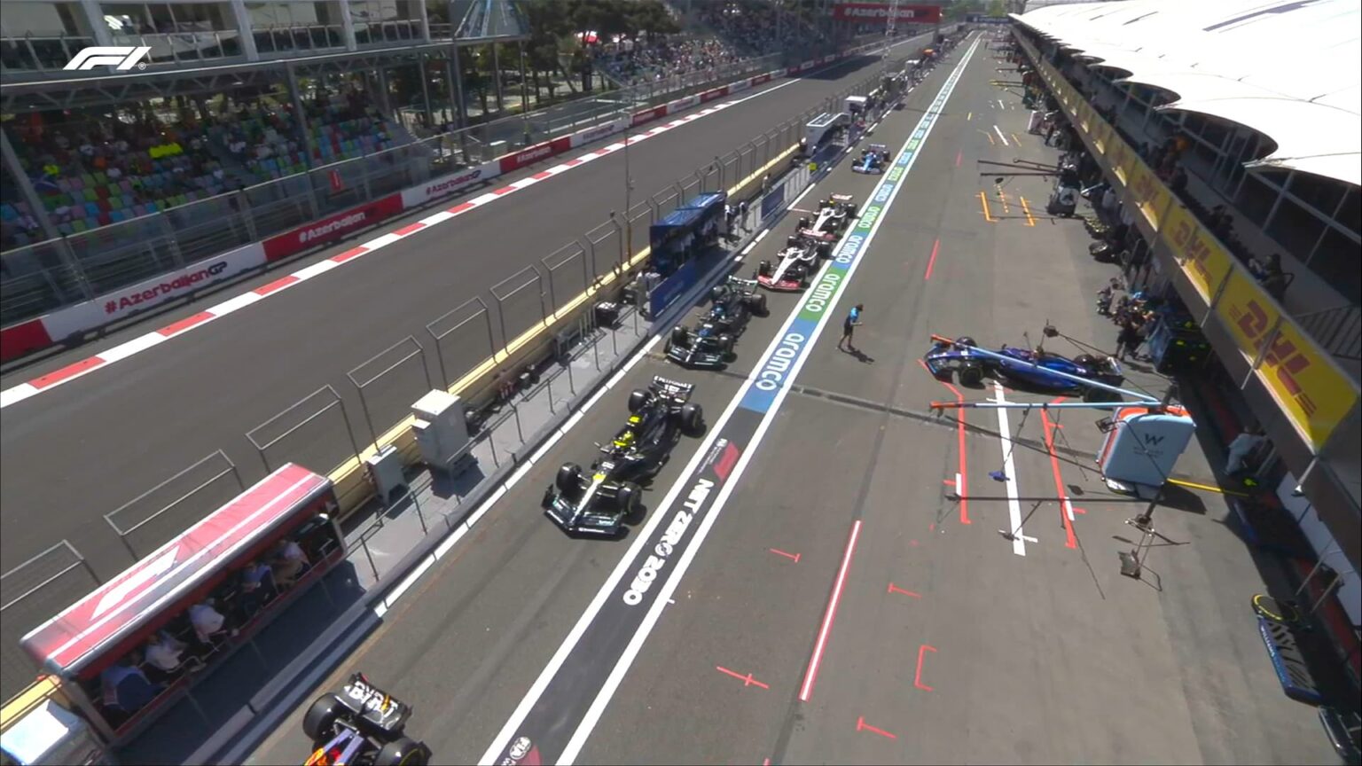 gp-azerbaijan-un-pilota-parte-dalla-pit-sia-in-sprint-che-in-gara