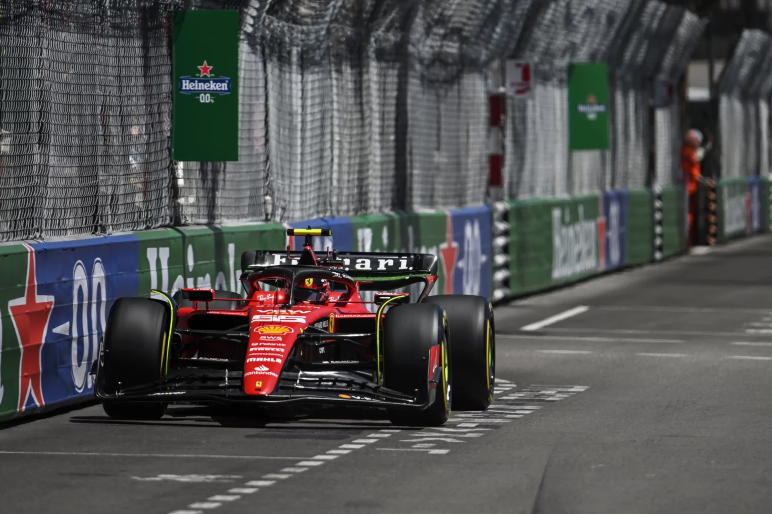 FP1 Monaco: Sainz comanda davanti ad Alonso e Hamilton fp1-monaco-sainz-al-comando-davanti-ad-alonso-e-hamilton