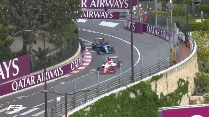 F3, Luke Browning cerca di attaccare Paul Aron per la terza posizione al Gran Premio di Monte-Carlo