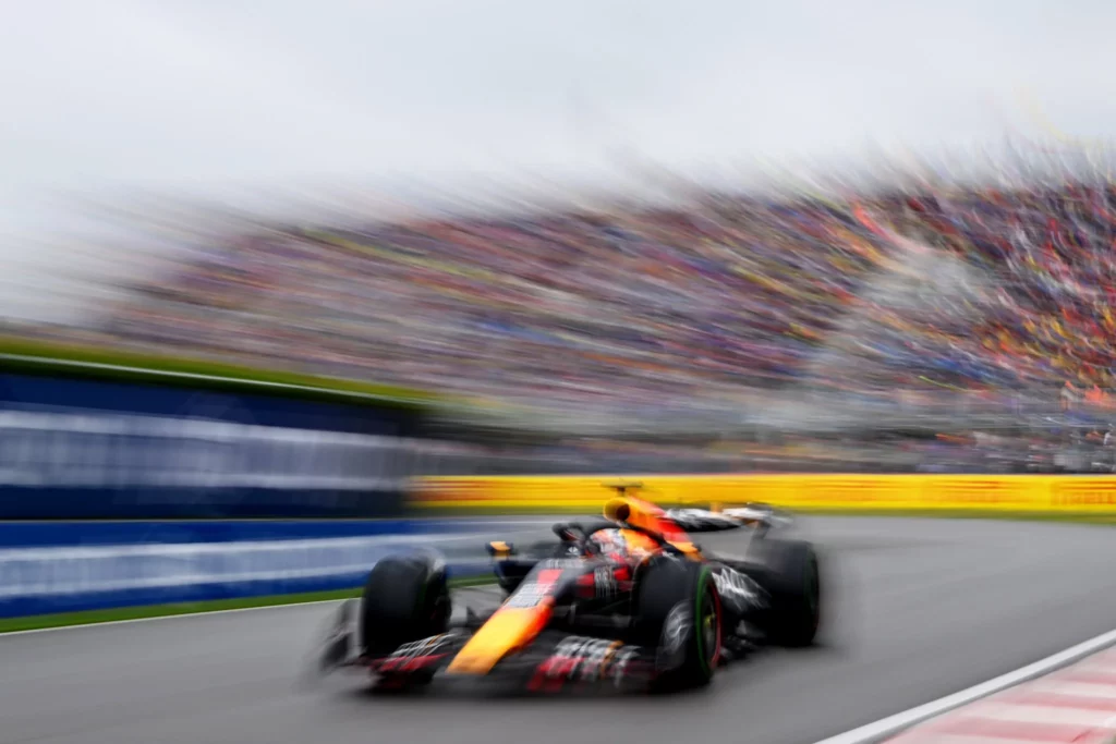 Verstappen in azione durante le qualifiche in Canada