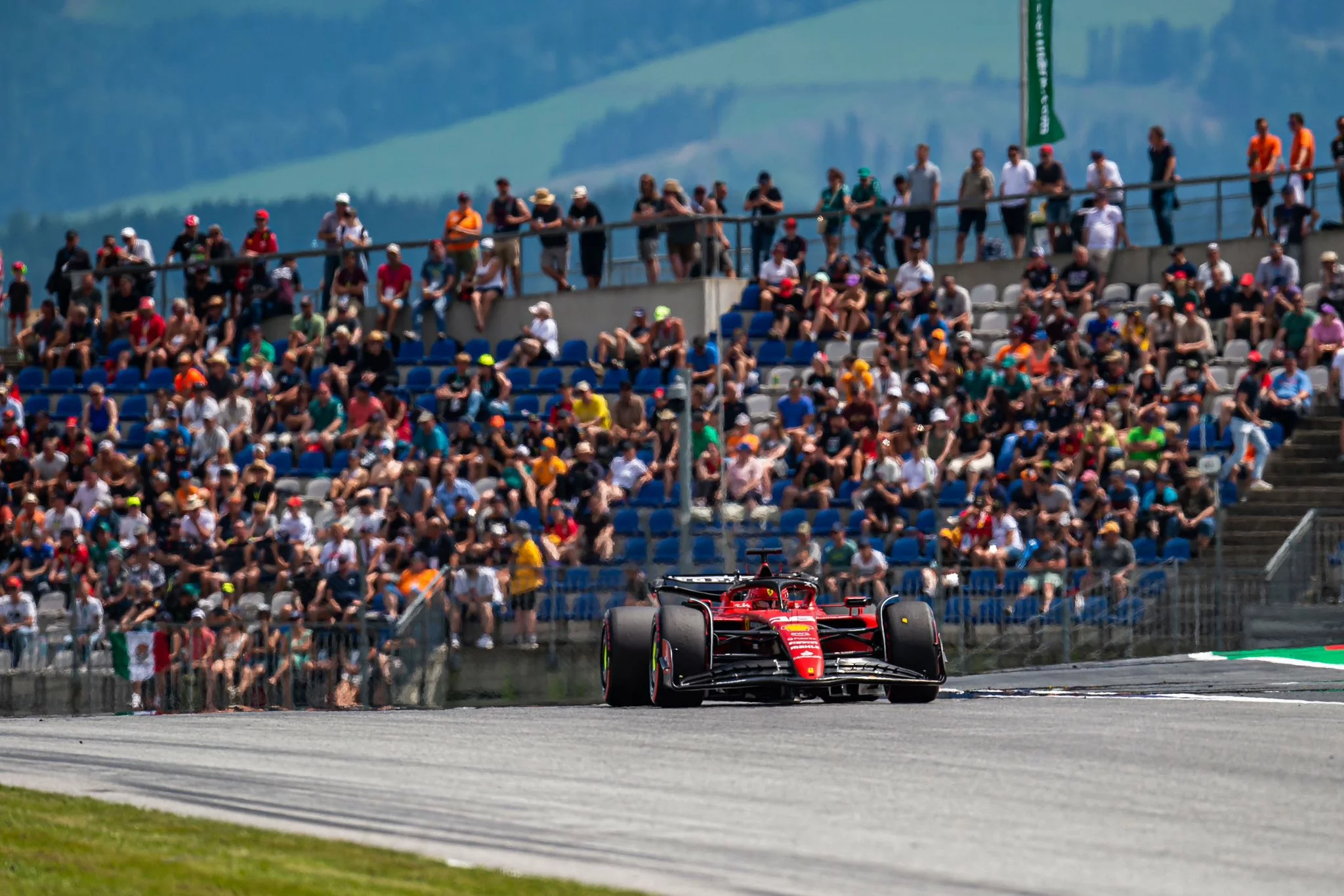 Charles Leclerc in pista nelle qualifiche d'Austria