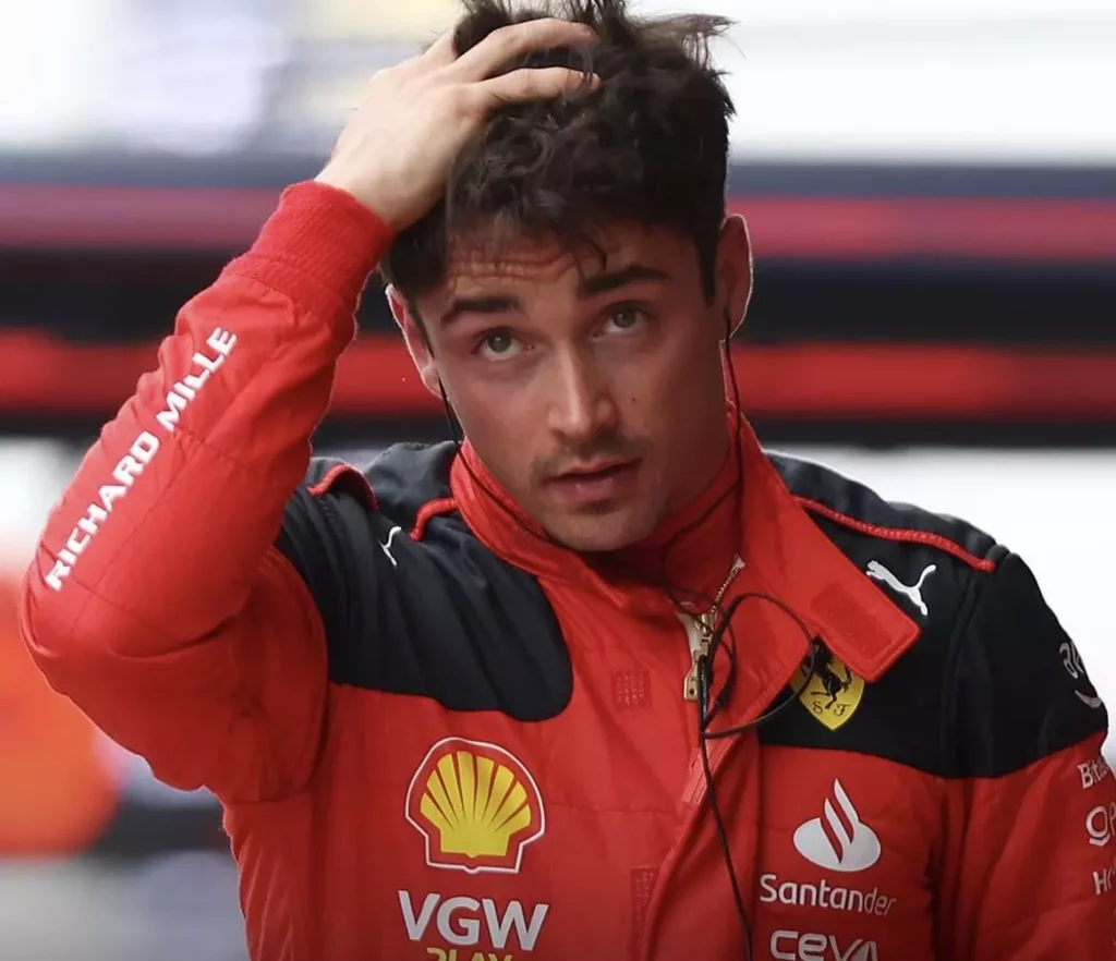 Charles Leclerc con le mani tra i capelli dopo la qualifica in Spagna