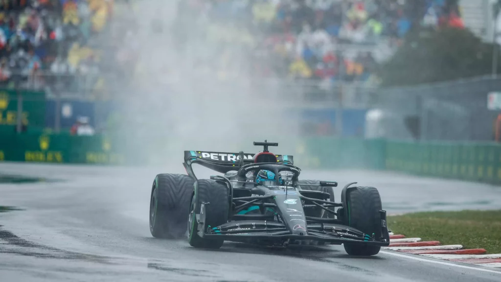 George Russell in pista durante le qualifiche del GP del Canada