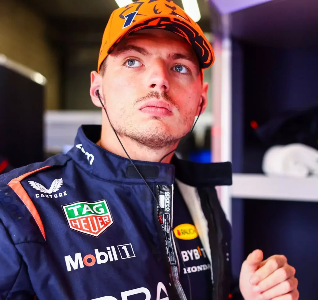 Max Verstappen prima di scendere in pista per le qualifiche del GP del Belgio