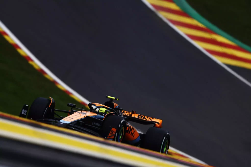 Lando Norris in pista durante il GP del Belgio