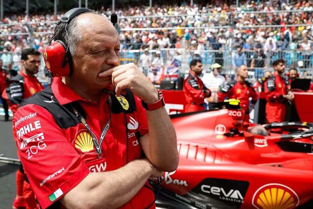 Il team principal della Ferrari Frederic Vasseur in griglia di partenza
