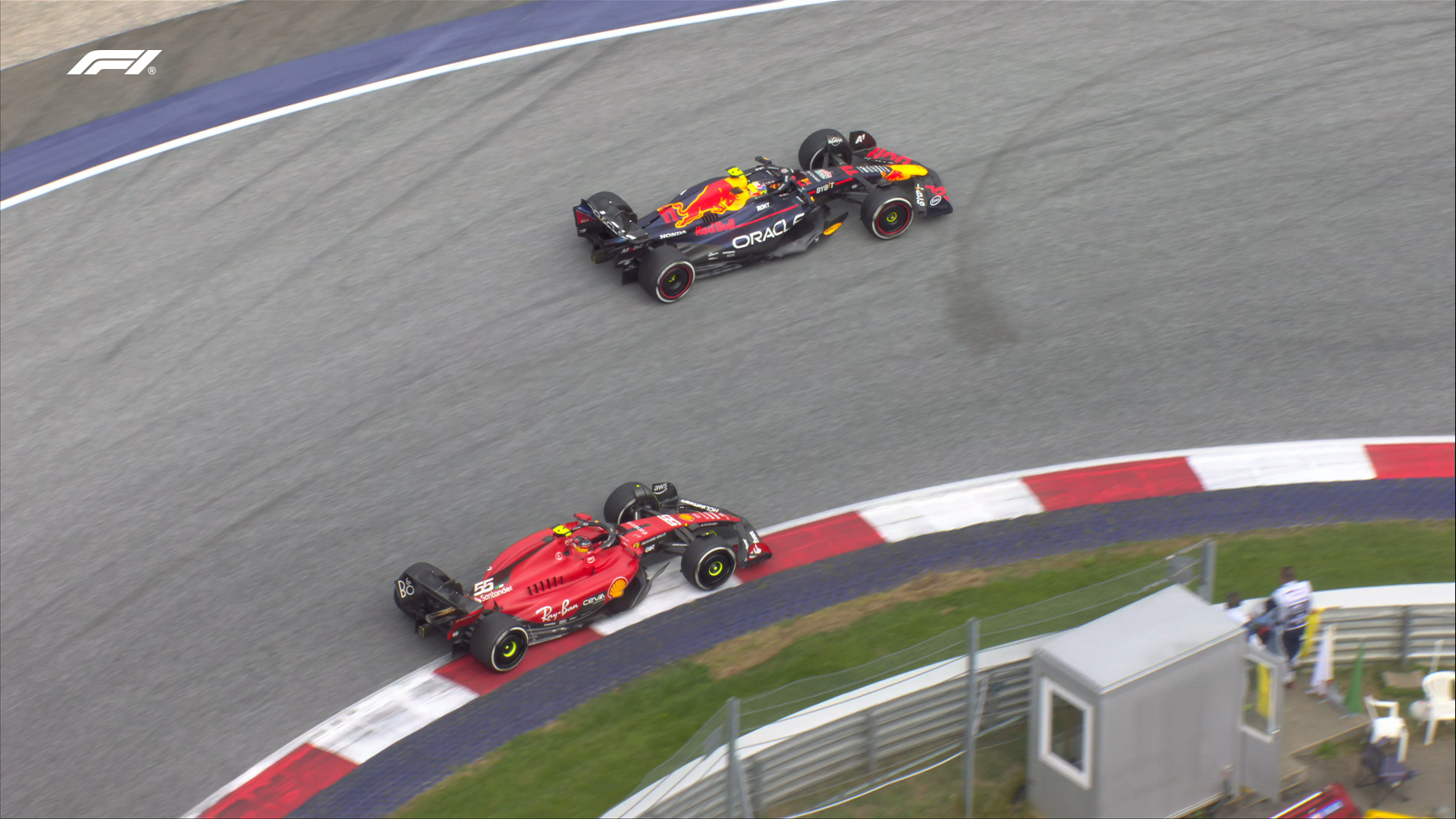 Carlos Sainz e Sergio Perez si danno battaglia durante il Gran Premio d'Austria.