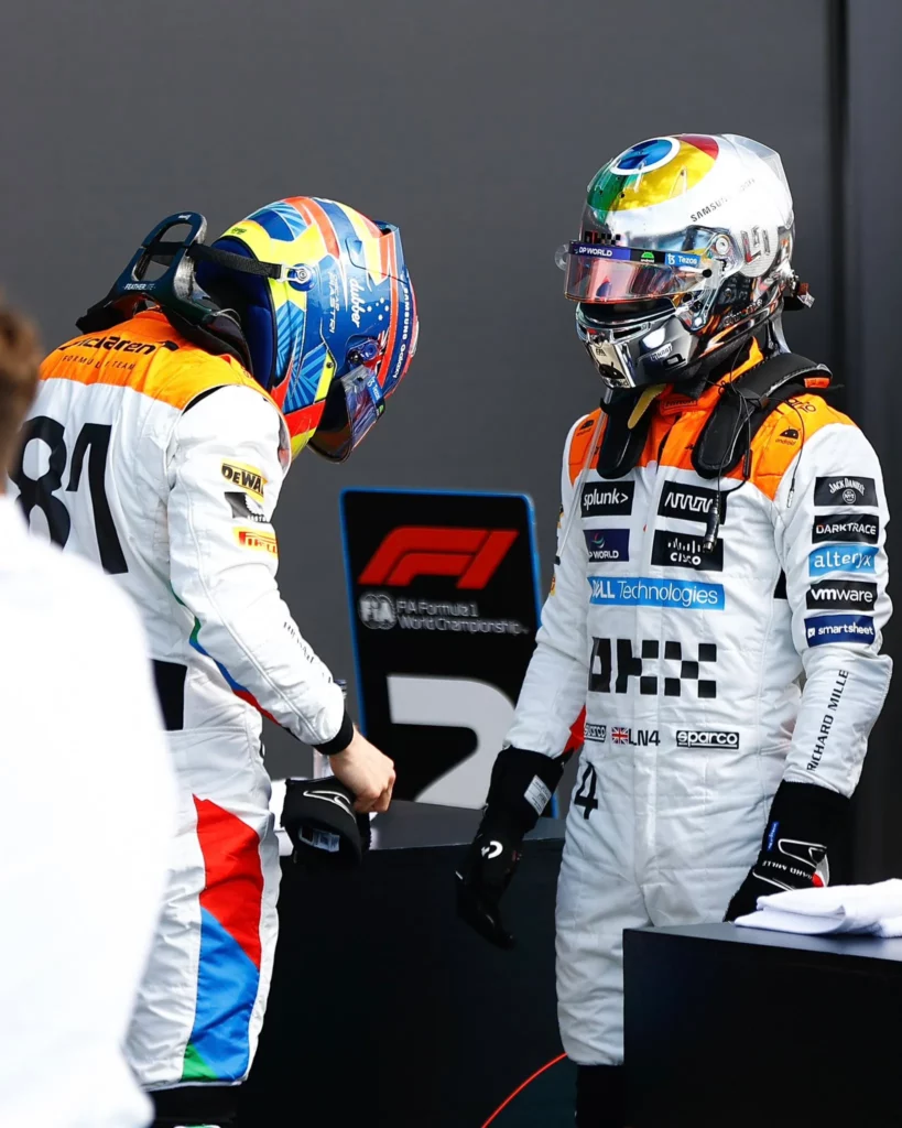 I due piloti della McLaren in parco chiuso dopo le qualifiche di Silverstone