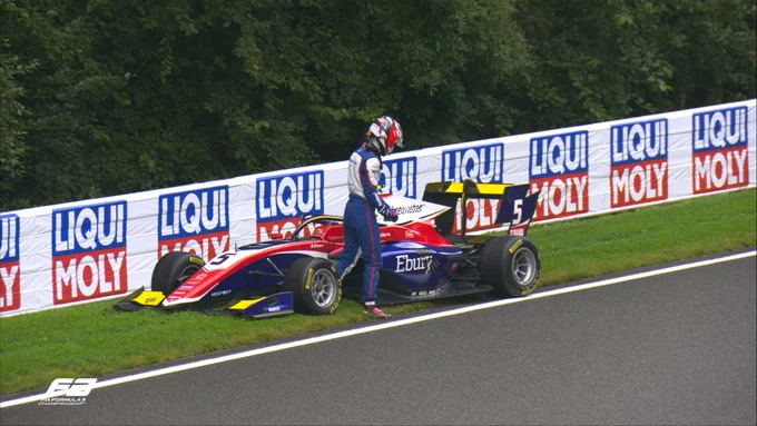 Gabriel Bortoleto costretto al ritiro dalla Sprint Race di Formula 3