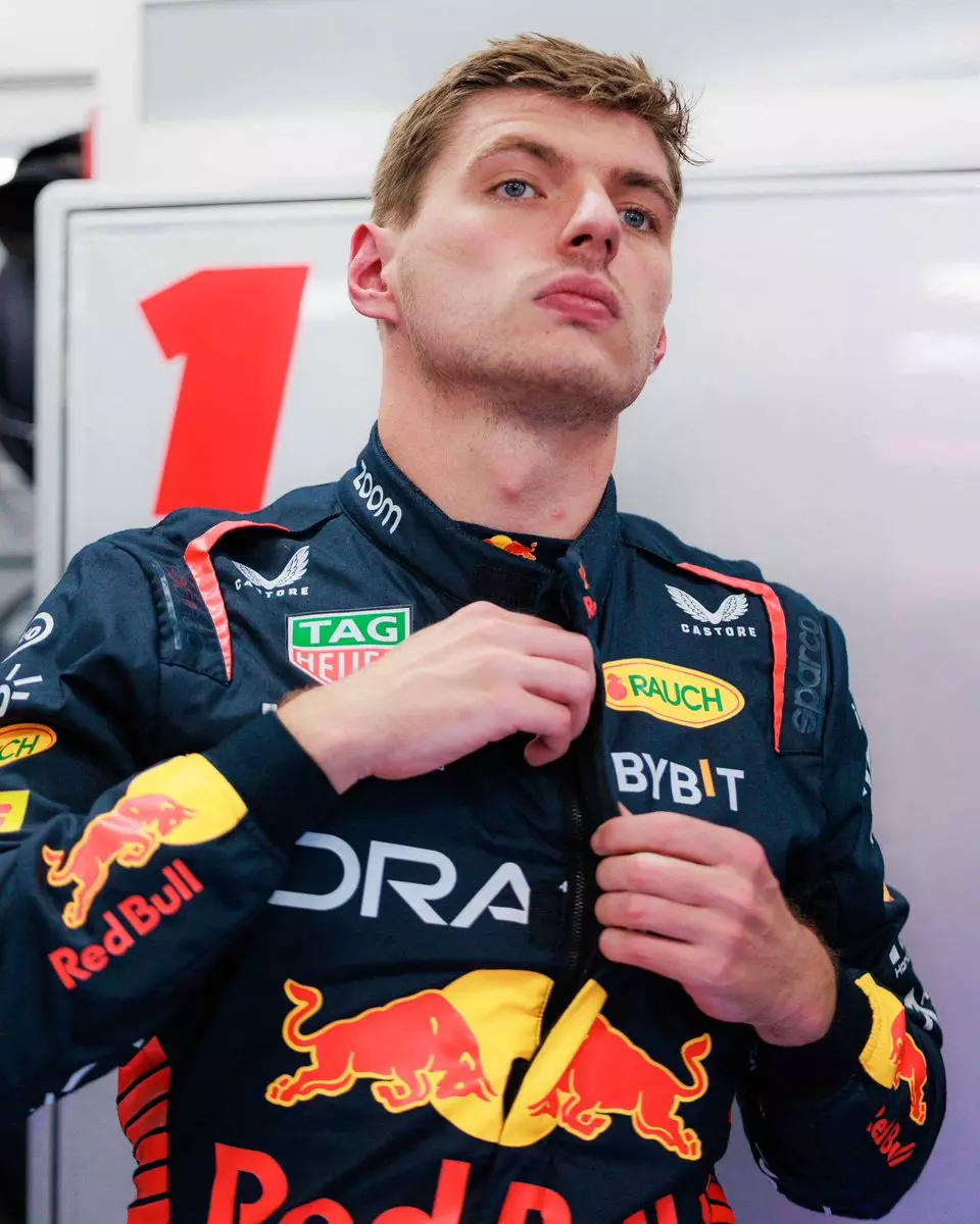 Max Verstappen ai box in Ungheria