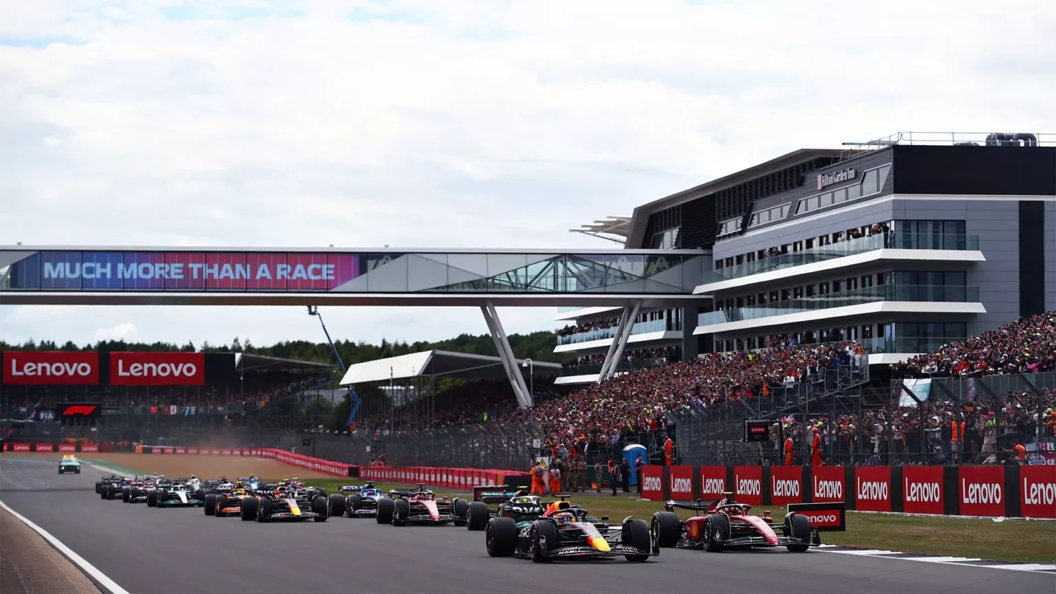 F1 | Silverstone, terra di Sir Lewis La partenza del Gran Premio di Silverstone