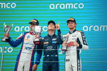 Il podio della Sprint Race di Formula 3 a Silverstone composto da Colapinto, Bortoleto e Mansell