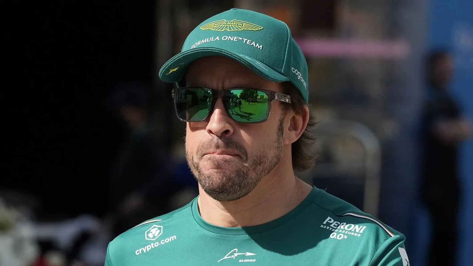 F1 | Alonso getta la spugna sulla vittoria con Aston! Le sue parole Fernando Alonso passeggia nel paddock