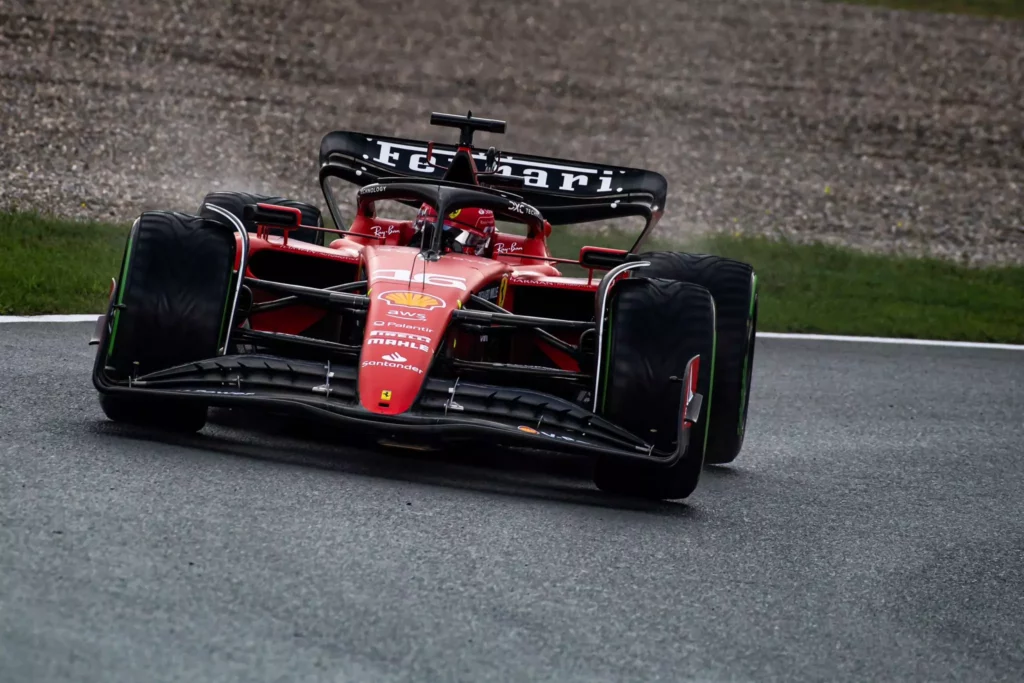 Charles Leclerc in pista durante le qualifiche del GP d'Olanda