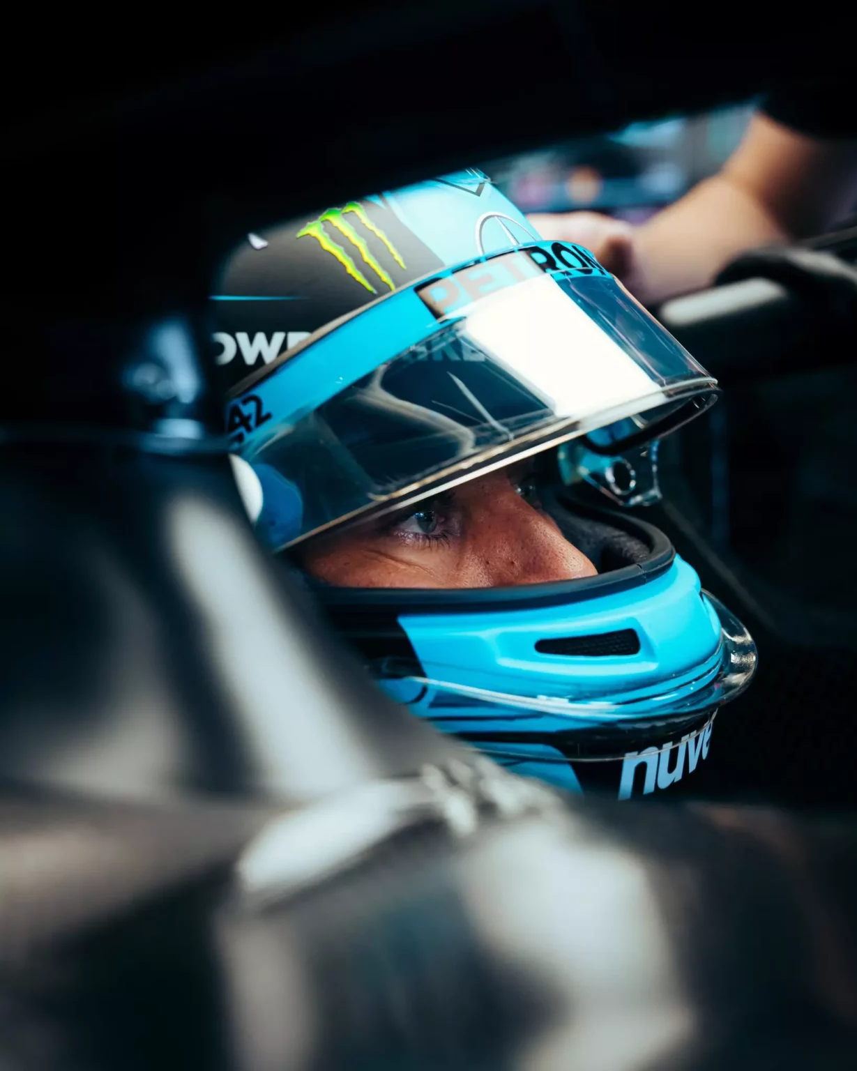 F1 | Russell: “Sprint? Ecco cosa non mi piace…” George Russell nel box durante le qualifiche del GP del Belgio