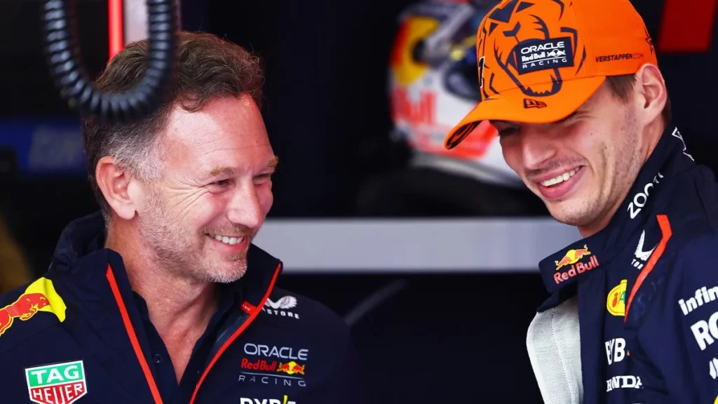 Max Verstappen scherza con Christian Horner nel box Red Bull