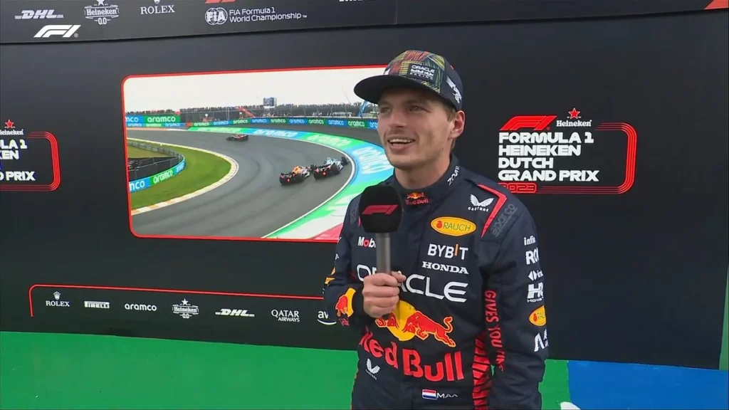 Max Verstappen viene intervistato dopo il Gran Premio d'Olanda