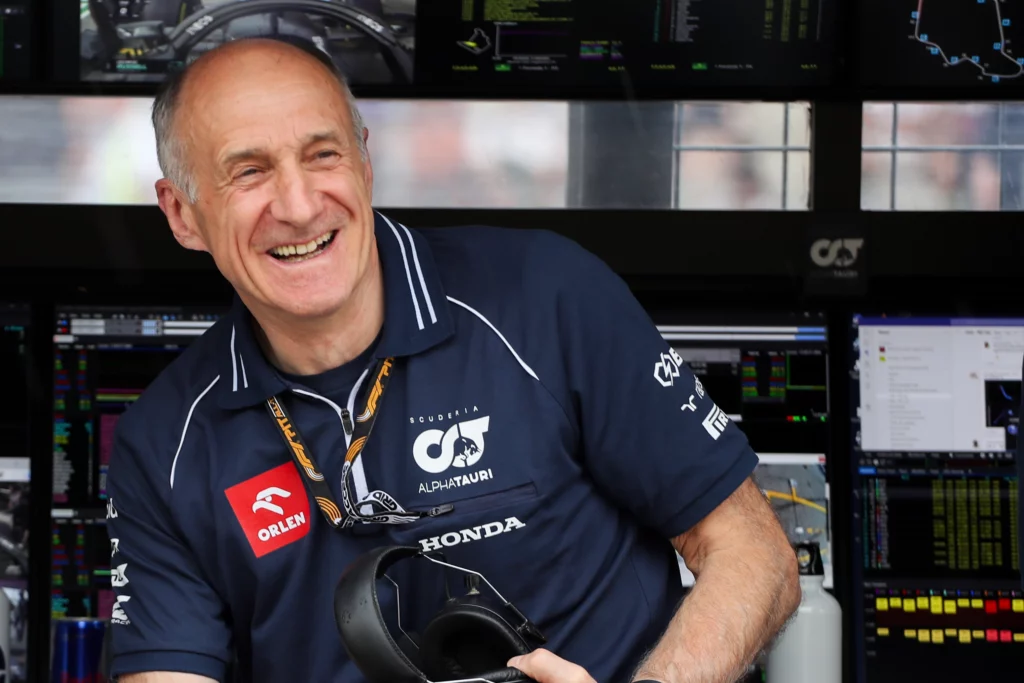 Franz Tost al muretto AlphaTauri durante il Gran Premio del Belgio