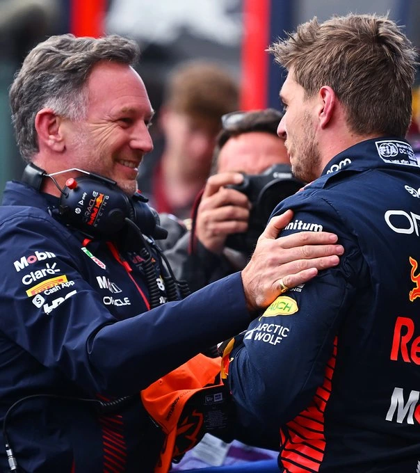 Max Verstappen e Christian Horner felici dopo la vittoria al gran premio del Belgio