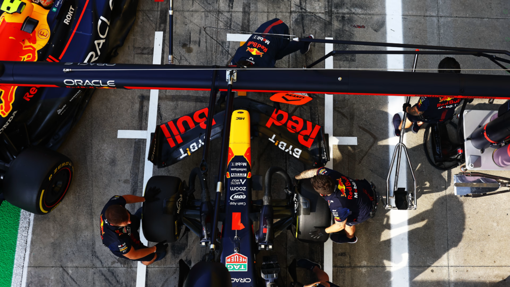 Pit stop Red Bull per Max Verstappen