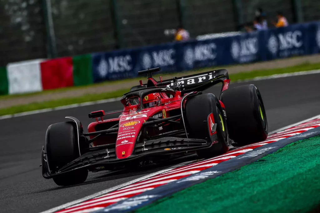 Leclerc in pista durante le FP2 del Giappone