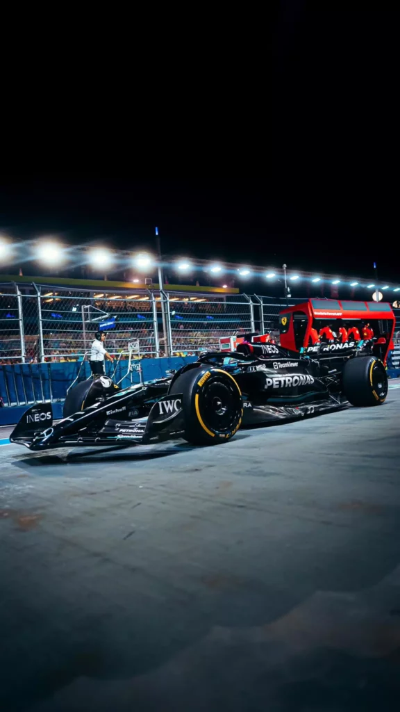 Mercedes in pista nelle FP2 di Singapore