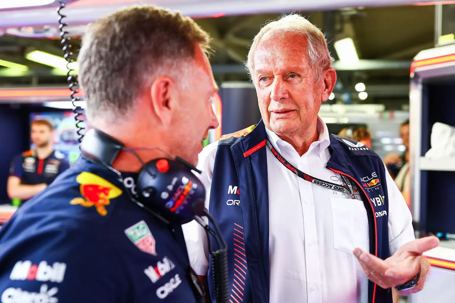 Red Bull, lotta Marko-Horner decisa dalle minacce di Verstappen! Helmut Marko parla con Christian Horner