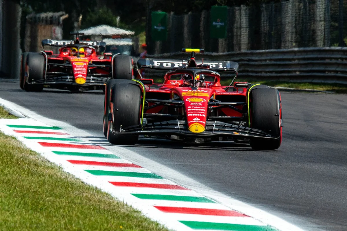 Sainz e Leclerc in azione a Monza