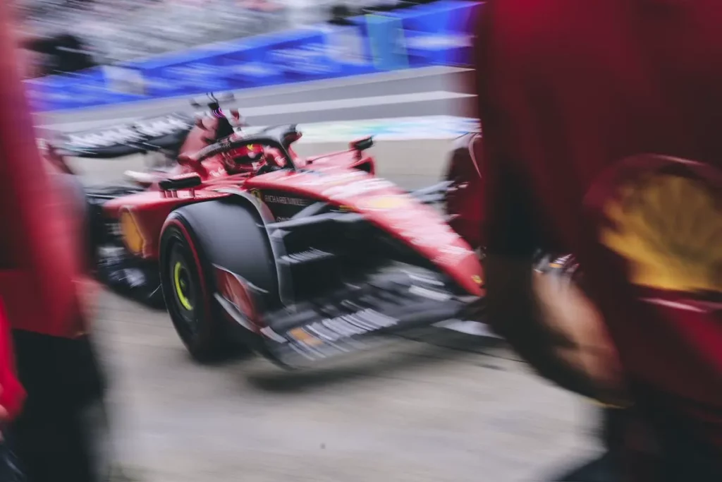 La monoposto di Leclerc durante le prove libere a Suzuka