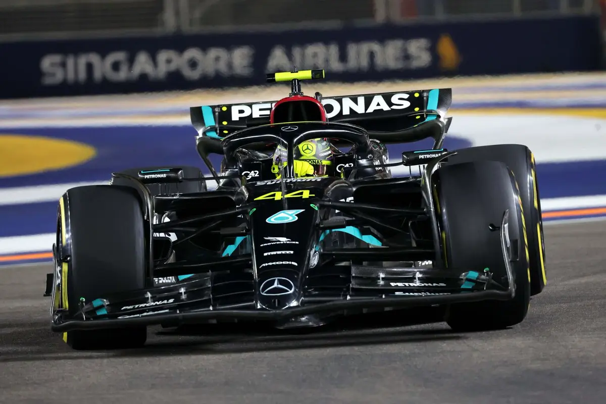 Lewis Hamilton durante il Gran Premio di Singapore