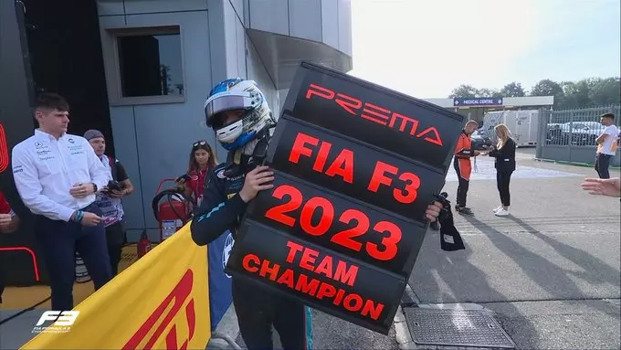 O'Sullivan festeggia per il titolo costruttori vinto da Prema a Monza in Formula 3