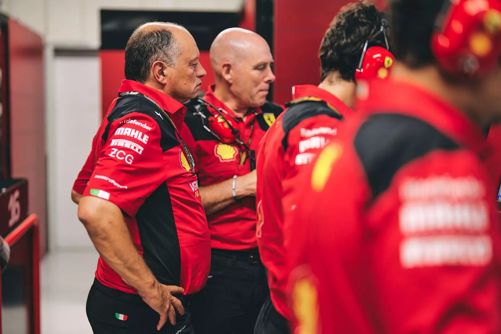 Il team principal della Ferrari Frederic Vasseur nel box durante il weekend del GP del Messico