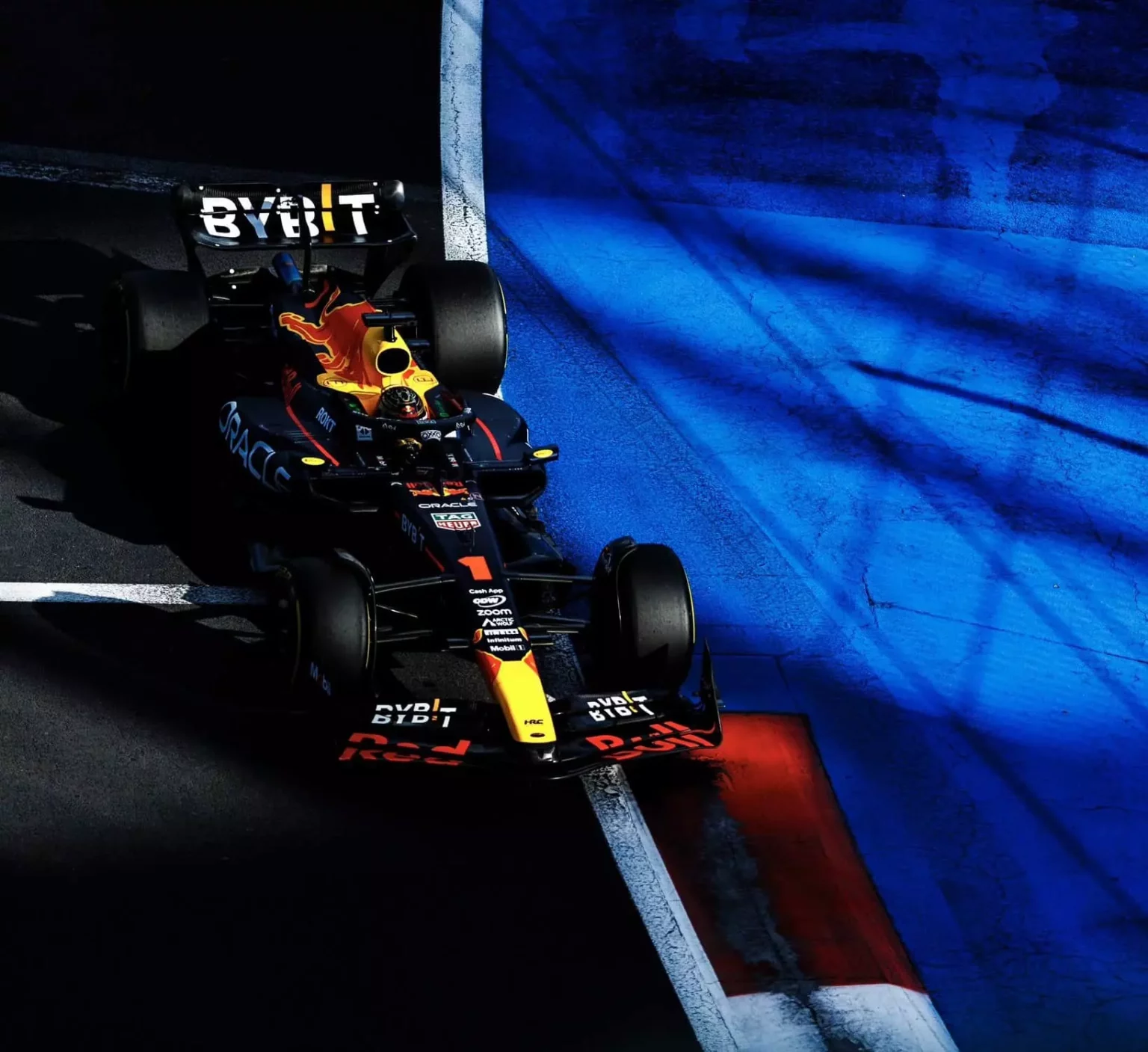 Verstappen in pista durante il le qualifiche del GP del Messico