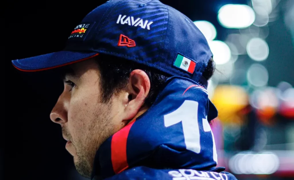 Perez ci riprova: “Ho sbagliato ma adesso so cosa fare” Sergio Perez in Qatar prima delle dichiarazioni in conferenza stampa