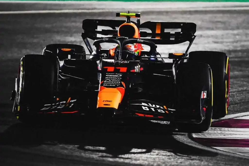 Perez vuole tornare alla RB19 pre Barcellona ma Red Bull dice no! Sergio Perez con la RB19 in Qatar