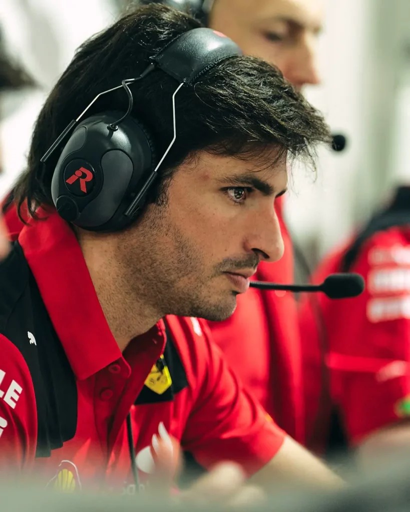 Sainz ammette: “In gara ci manca qualcosa” Carlos Sainz in Messico riflette su che cosa manca alla Ferrari la domenica in gara