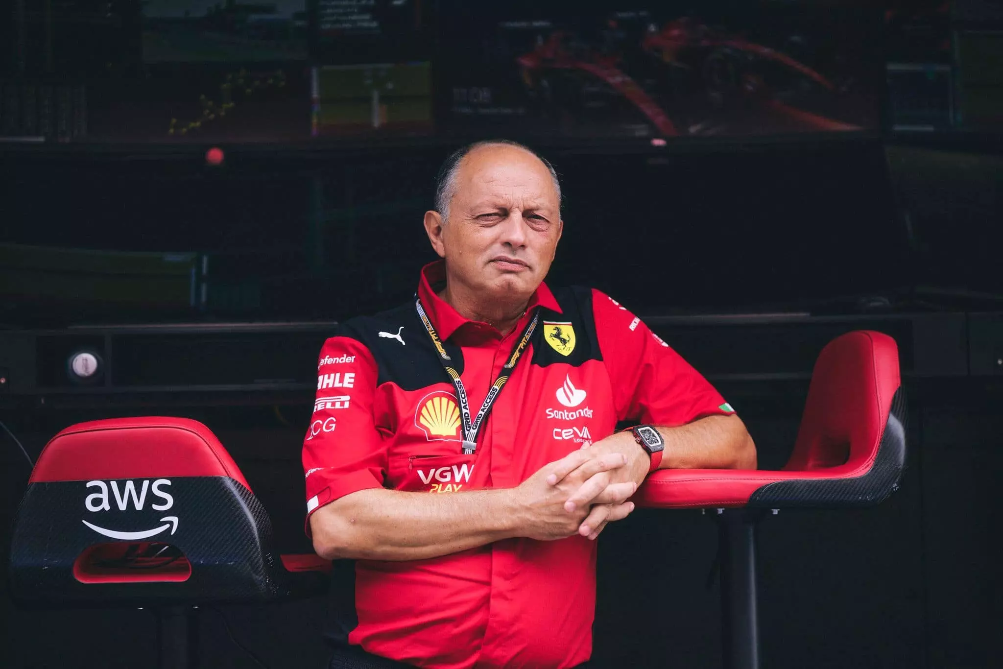 Il team principal della Ferrari Frederic Vasseur in pit lane prima del GP di Las Vegas