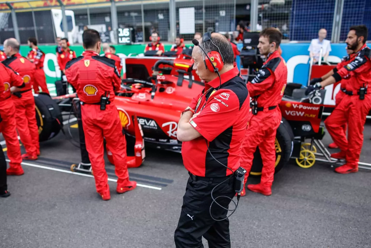 Vasseur in pit lane prima dell'inizio della Sprint del GP del Brasile